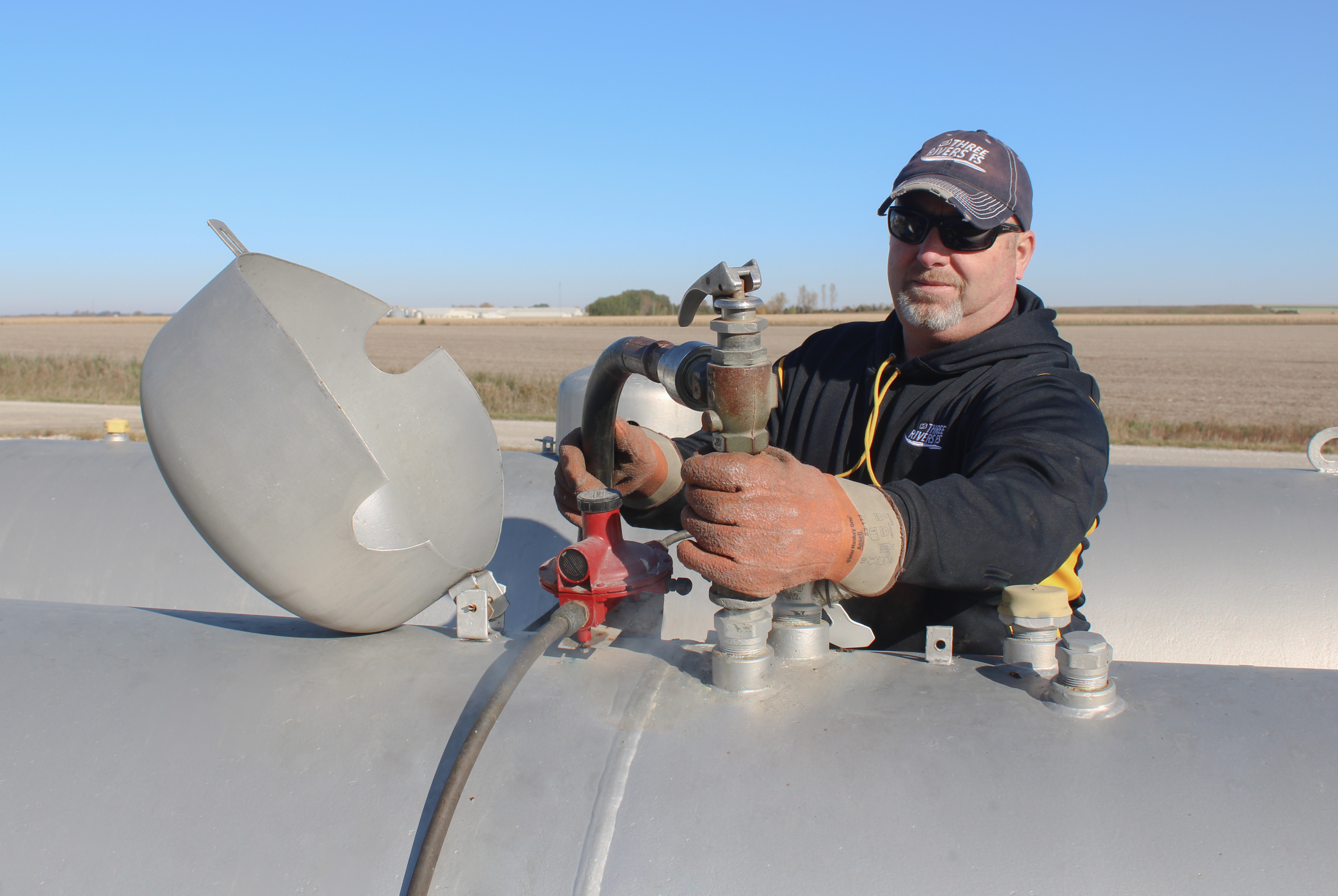 3 Rivers FS Propane Specialist refilling propane tank